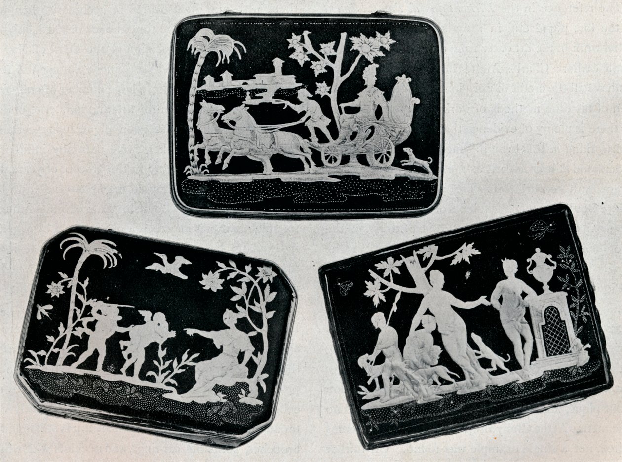 Drie Pique Snuifdozen, 1920 door Unbekannt