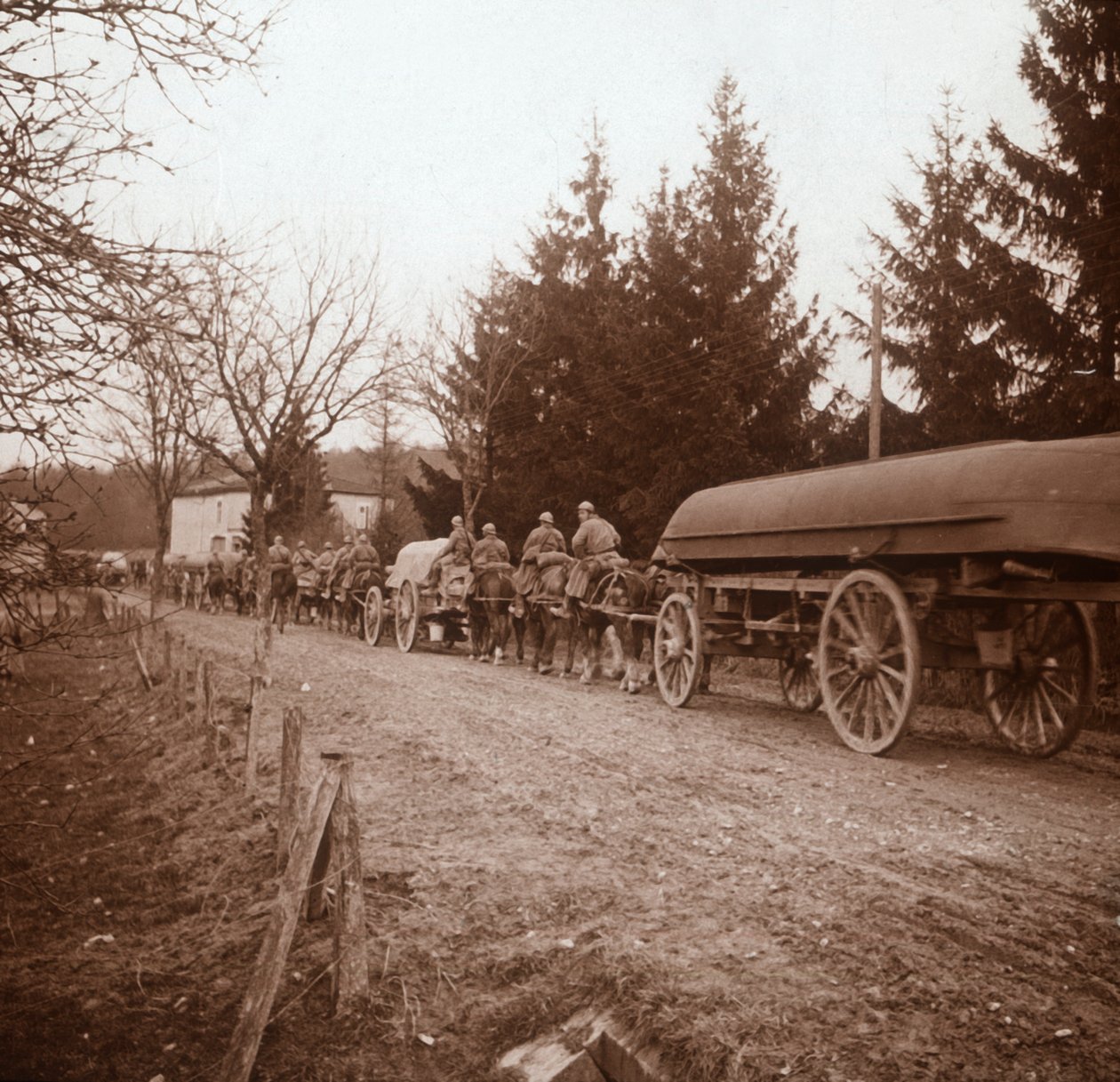 Pontons vervoeren, Somme, Noord-Frankrijk, c1914-c1918 door Unbekannt