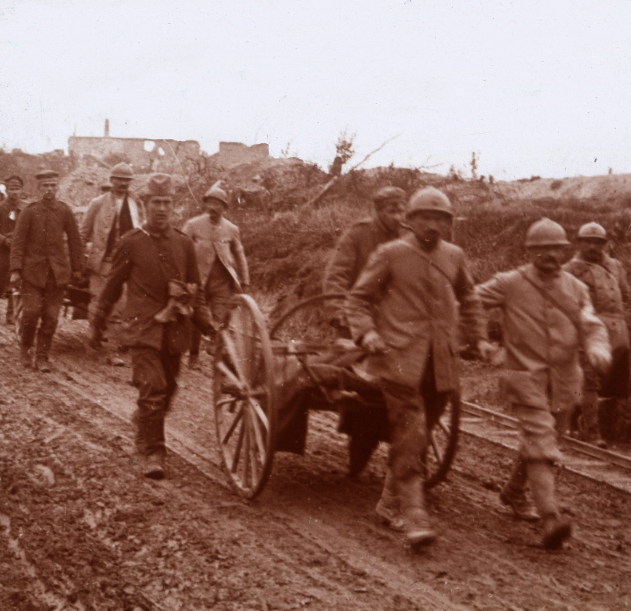 Gewond, Neuville, Noord-Frankrijk, ca. 1914-ca. 1918 door Unbekannt