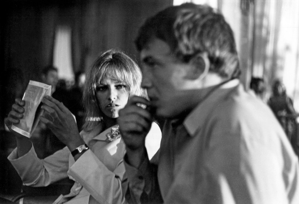 Nathalie Delon en Stefan Markovic in Saint-Tropez in 1967 door Unbekannt Unbekannt
