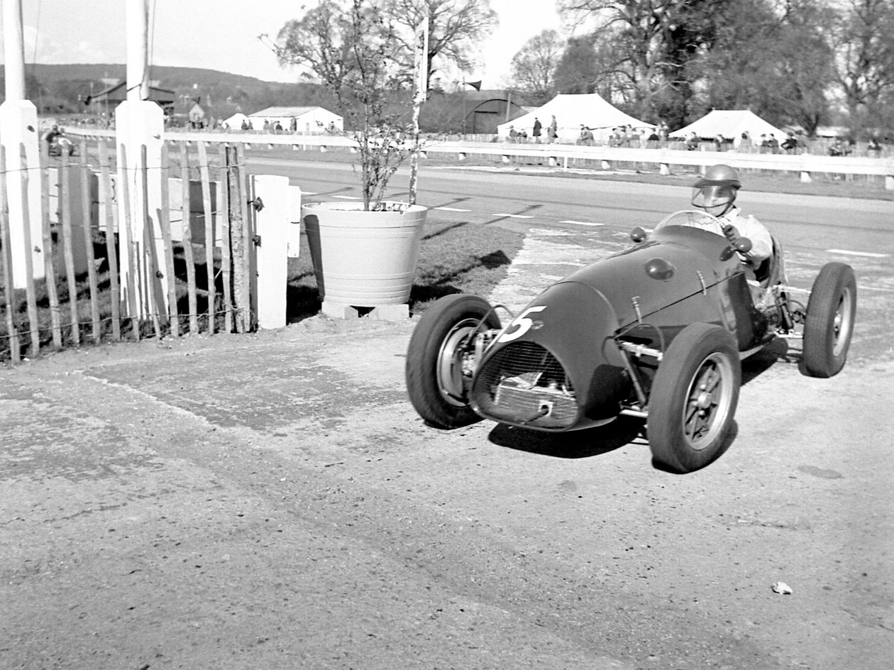John Barber rijdt in de Cooper Bristol, 1953 door Unbekannt Unbekannt