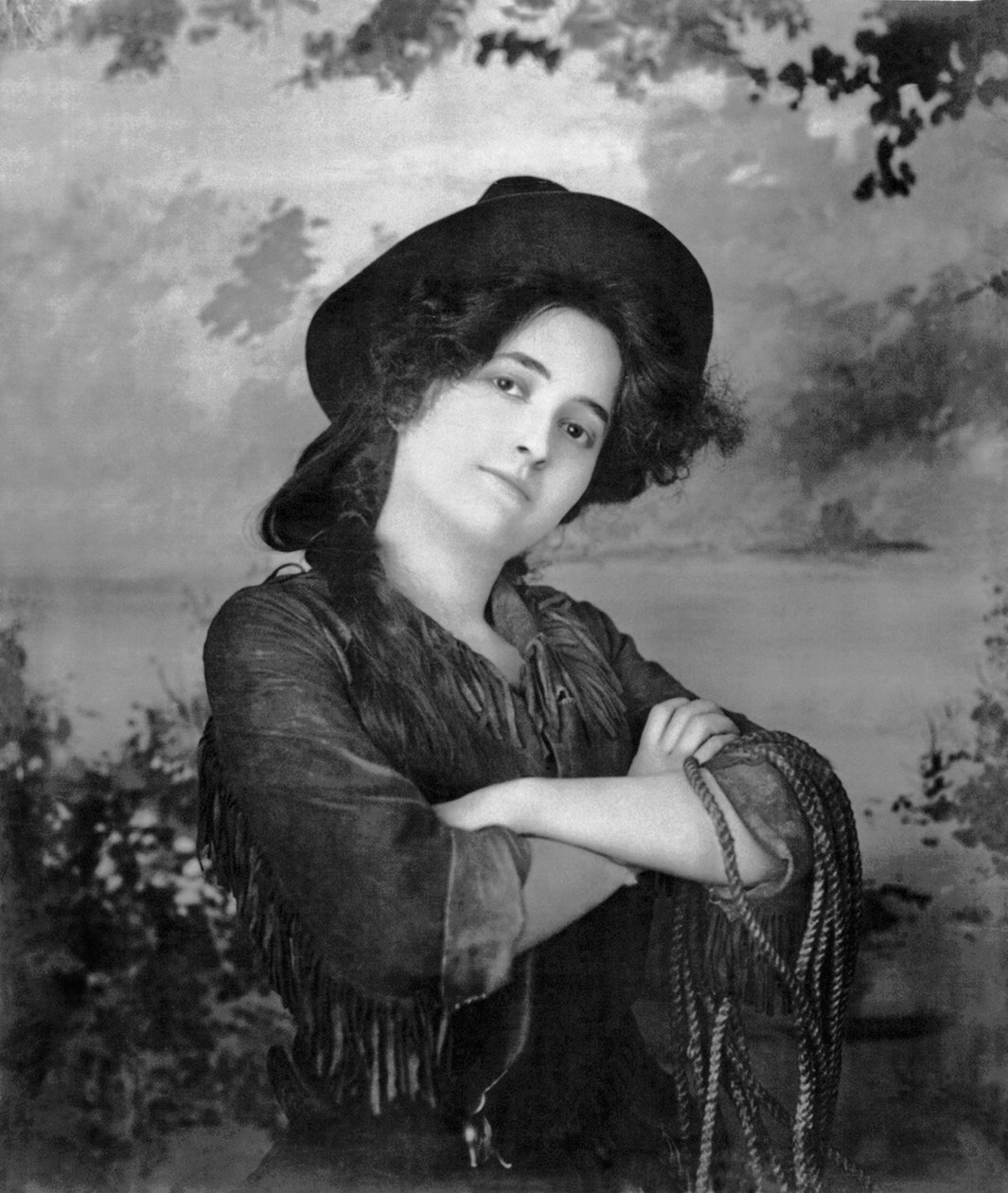 Portret van een cowgirl, Verenigde Staten, 1902 door Unbekannt Unbekannt