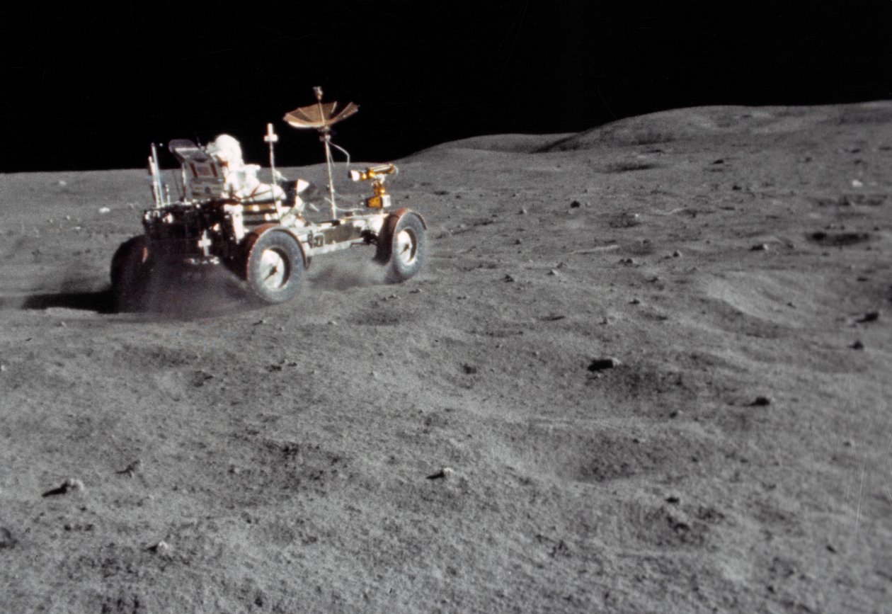Lunar Grand Prix tijdens Apollo 16 missie door Unbekannt