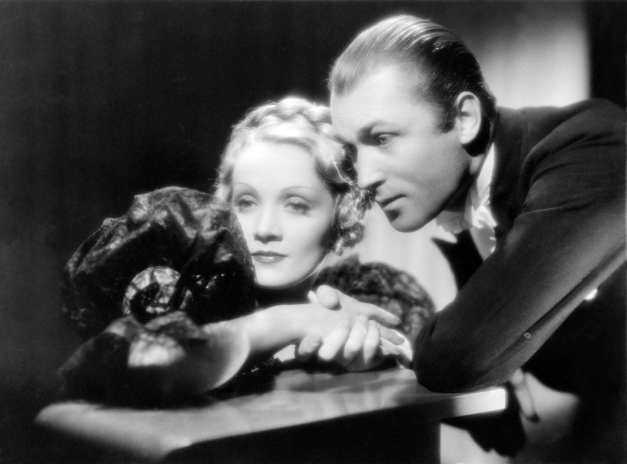 Marlene Dietrich en Brian Aherne door Unbekannt