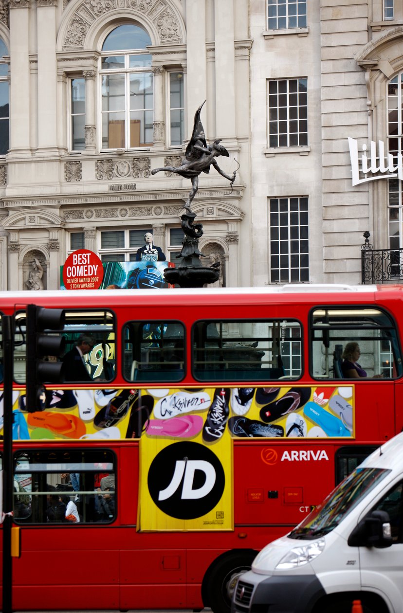 Rode Londense Bus, Piccadilly (foto) door Unbekannt