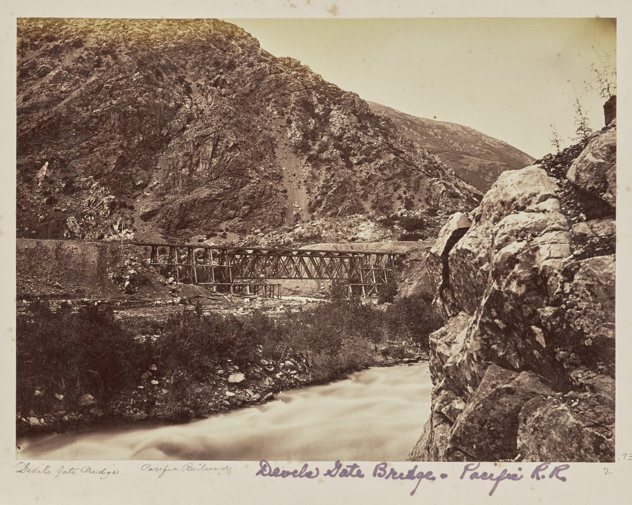Duivels [sic] Poortbruggen. Pacific Railroad door Unknown artist