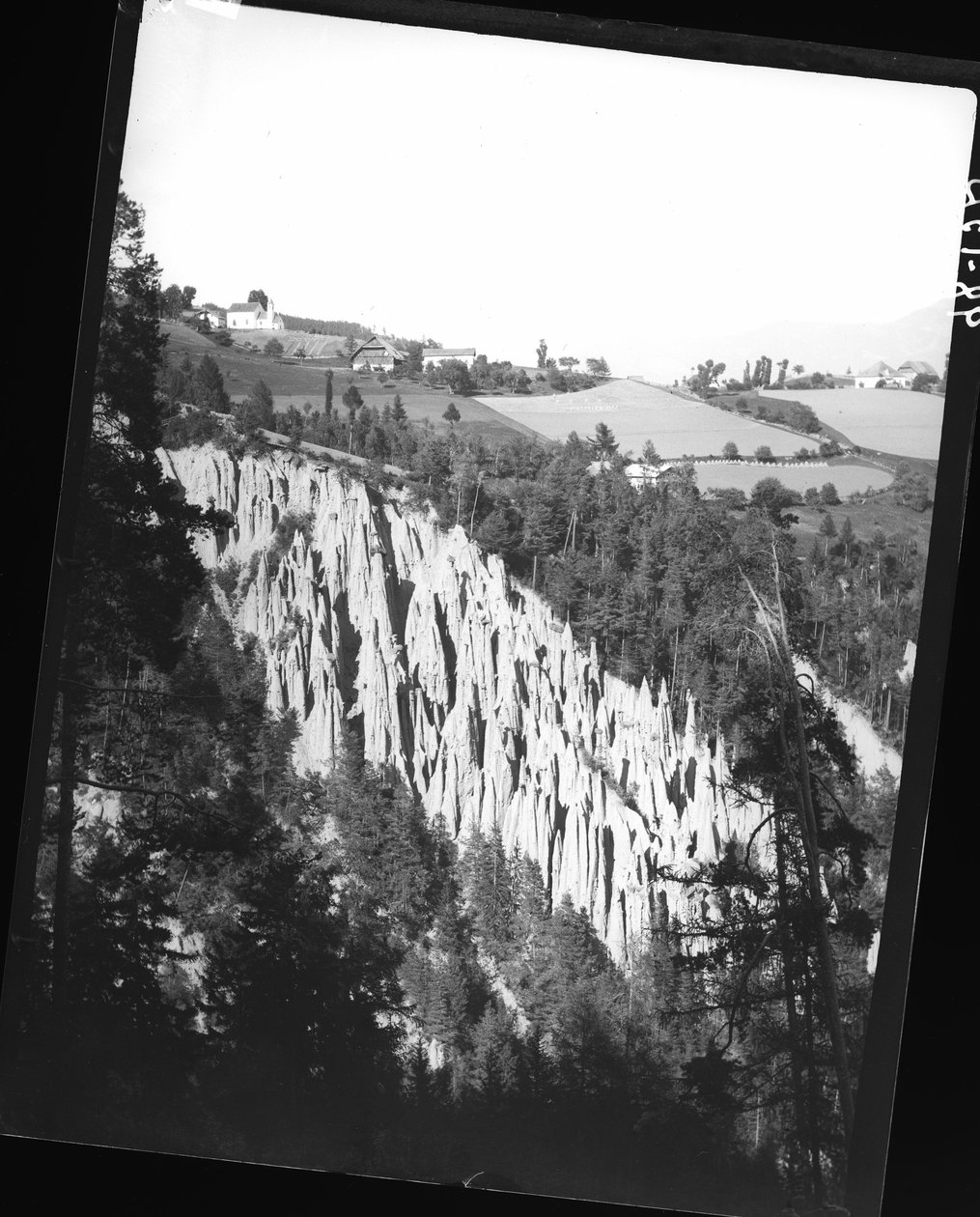 Aardzuil bij Ritten nabij Bolzano door Unknown photographer