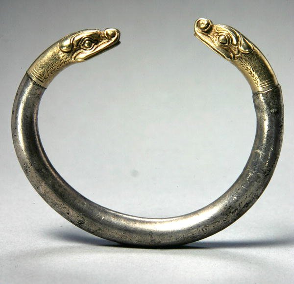 Armband (zilver en goud) door Urartian