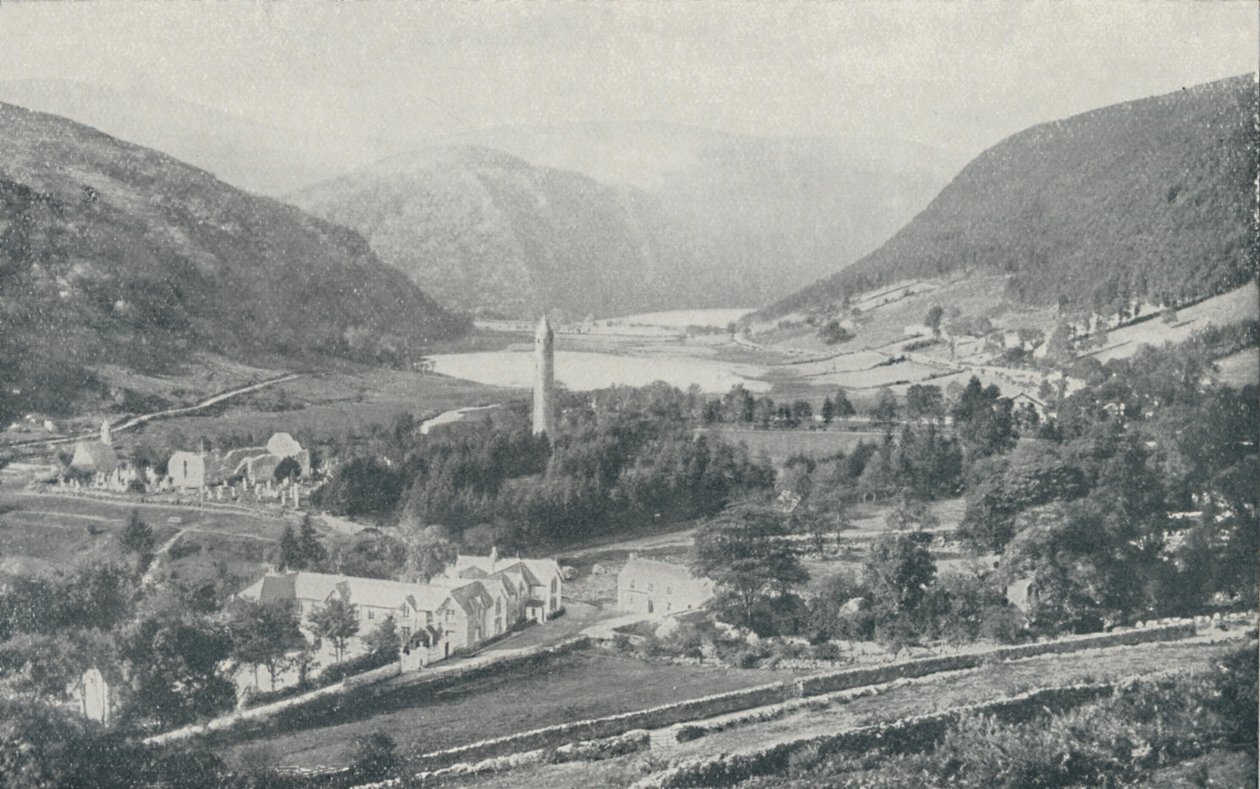 Een Iers Dorp Glendalough, 1910 door Valentine and Sons Ltd