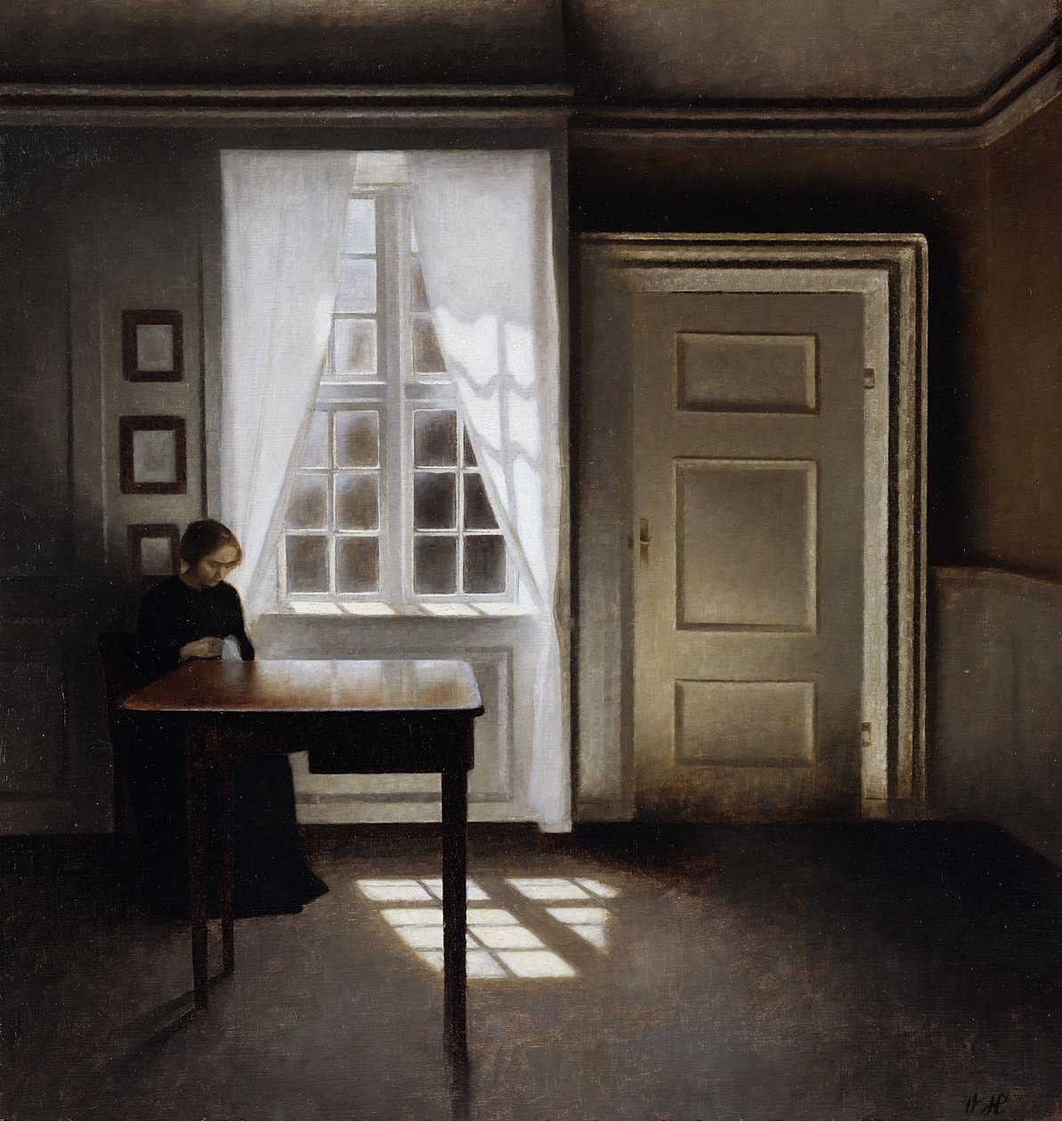 Een vrouw die naait in een interieur door Vilhelm Hammershoi