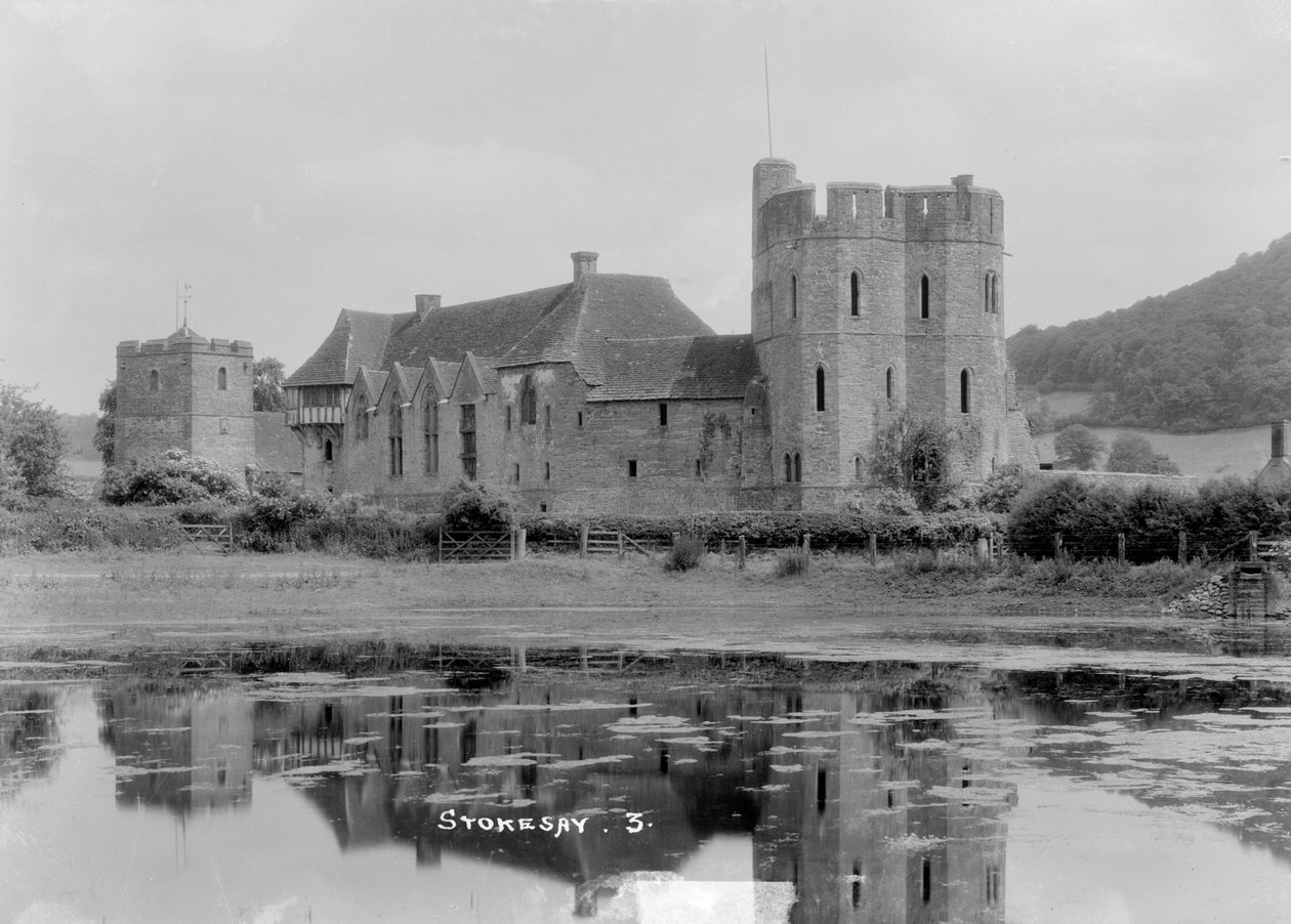 Stokesay Castle, Shropshire, ca. 1930 door WA Call