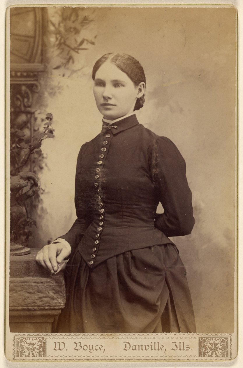 [Ongeïdentificeerde vrouw, staand] door W. Boyce