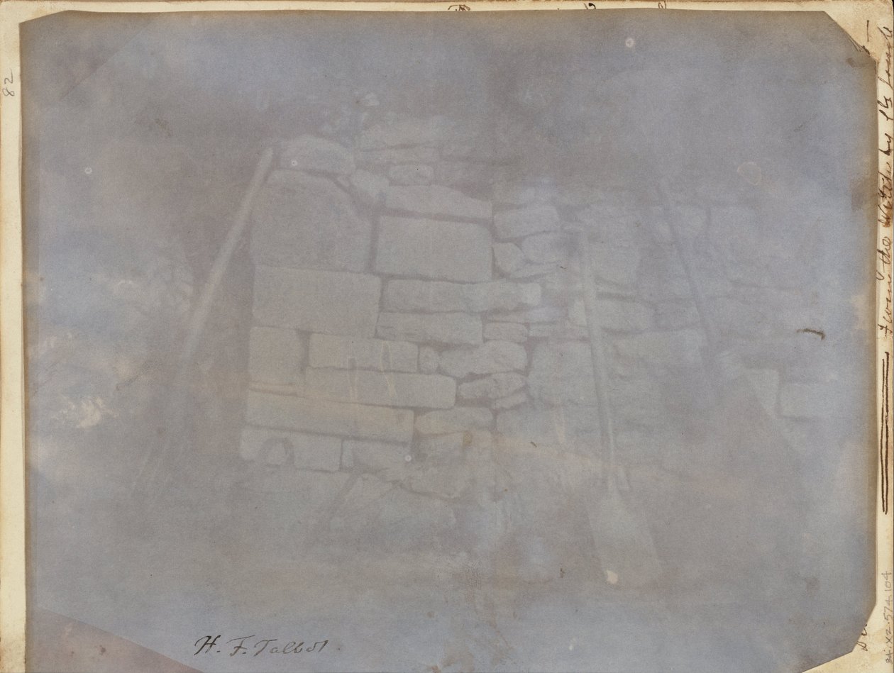 Muur in meloenveld, Lacock Abbey door William Henry Fox Talbot