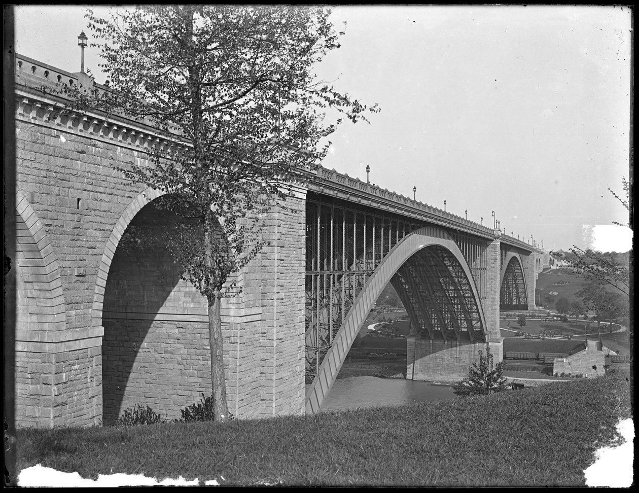 Washington Bridge, Harlem River, c.1912 door William Davis Hassler
