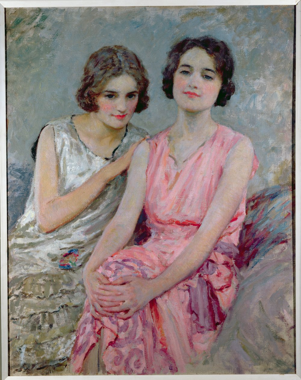 Twee jonge vrouwen zittend door William Henry Margetson