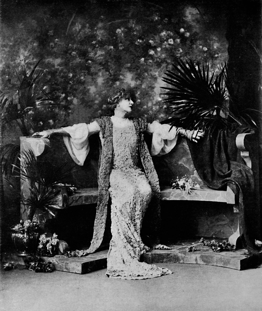 Madame Sarah Bernhardt door William and Daniel Downey