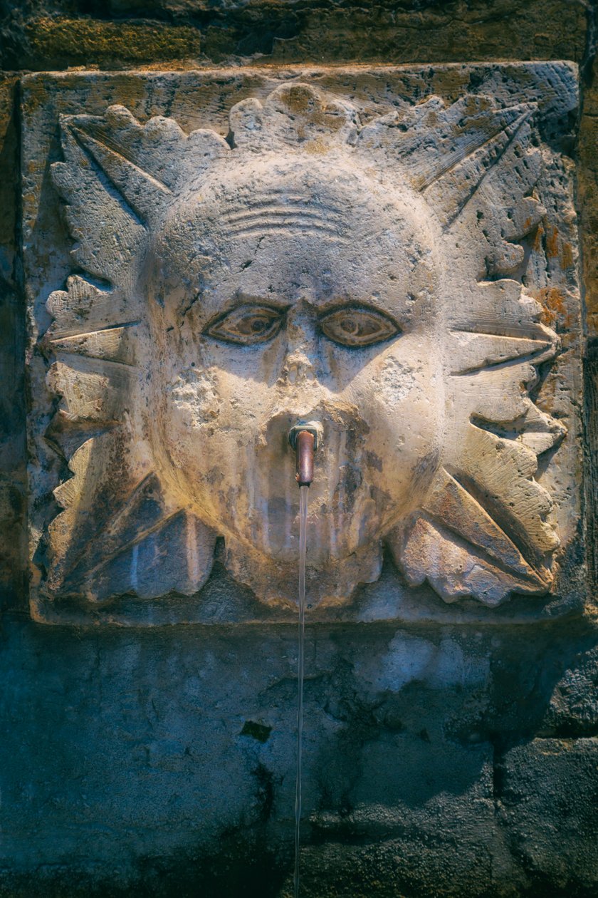 Assisi, Italië, een fontein (foto) door Ferdinand Georg Waldmuller