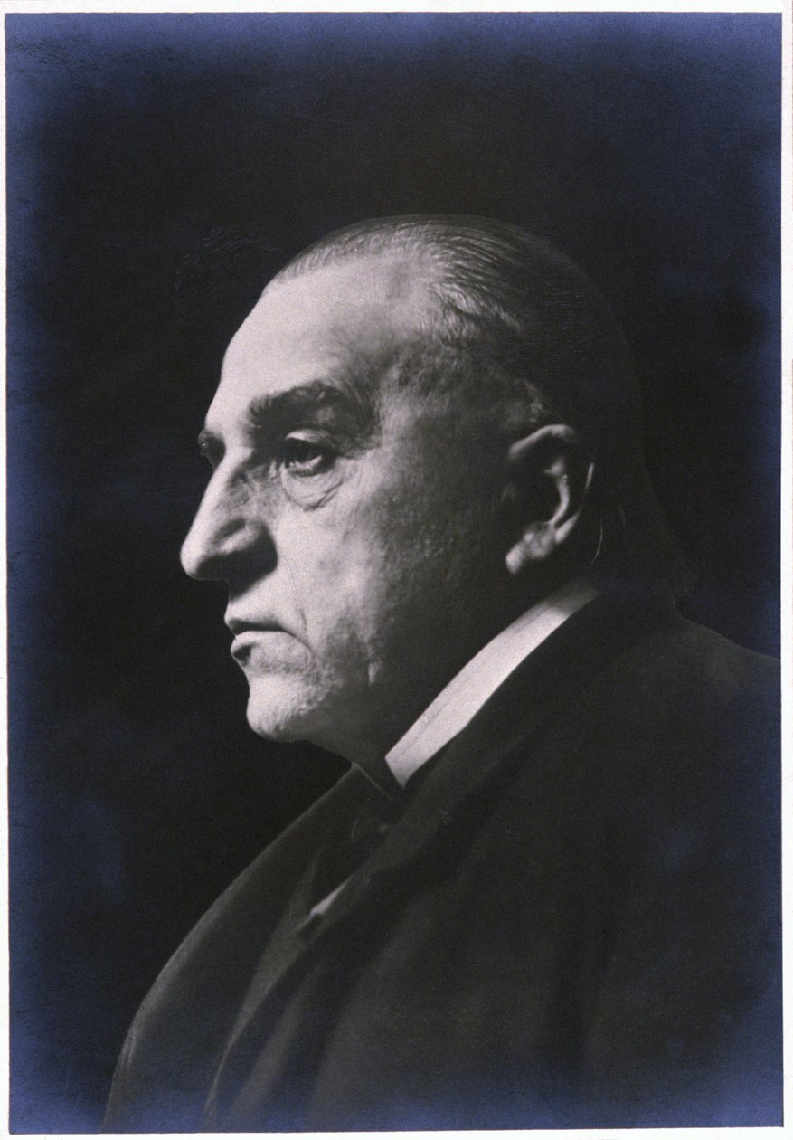 Jean-Martin Charcot door . .
