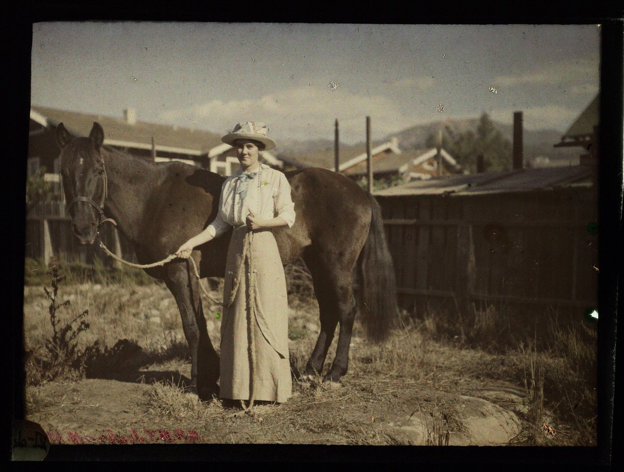 Madaline Bradbury en Chiketa, Santa Barbara, c 1915 door Frederick (attr. to) Barnard
