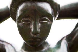 Bader die haar haar arrangeert (detail), 1930