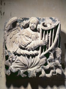 Engel Muzikant die harp speelt (bas-reliëf)