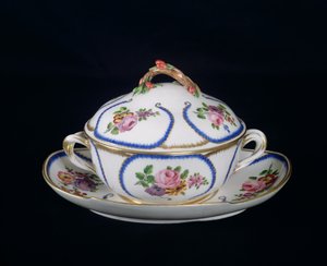 Sevres kom en bord, 1764