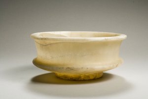 Tazza, 18e-19e Dynastie, 1540-1186 v.Chr. (albast)