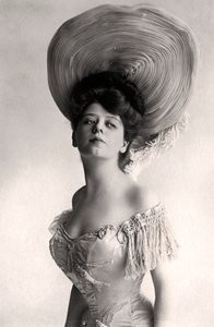 Camille Clifford 1885-1971, Belgische actrice, 1905