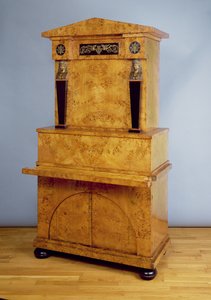Secretaire Boekenkast (karelisch berkenhout)