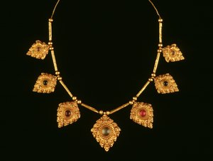 Ketting, 17e-18e eeuw (goud en edelstenen)