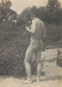Thomas Eakins, naakt, spelend op pijpen