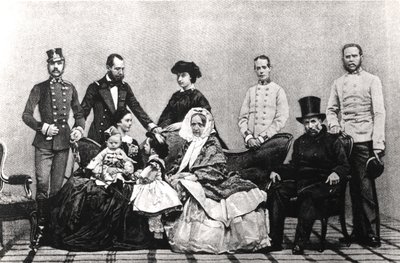 De Oostenrijkse keizerlijke familie, 1860 door Austrian School