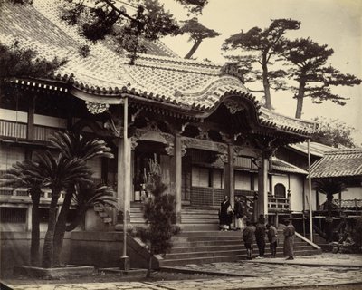 De Hoofdhal van de Daionji-tempel, Nagasaki door Felice Beato