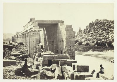 De zuilengang, eiland Philae door Francis Frith