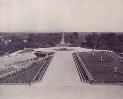 Avenue des Loges, St Germain-en-Laye door French Photographer