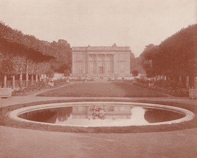 Kleine Trianon, Versailles door French Photographer