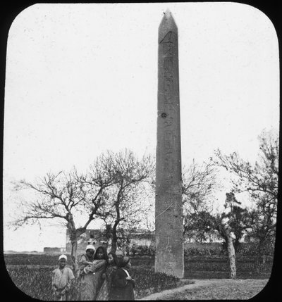 Obelisk, Heliopolis, Egypte, c1890 door Newton and Co