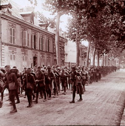 Gewapende troepen, Chateau Thierry, Frankrijk, c1914-c1918 door Unbekannt