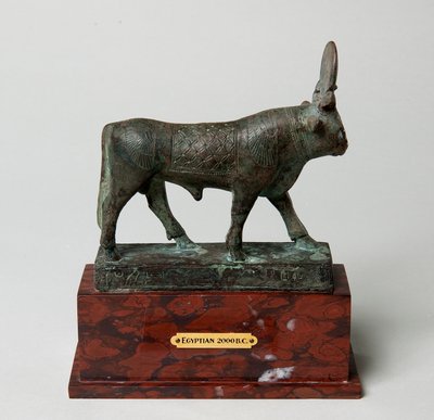 Statuette van de Apis Stier door Unknown artist