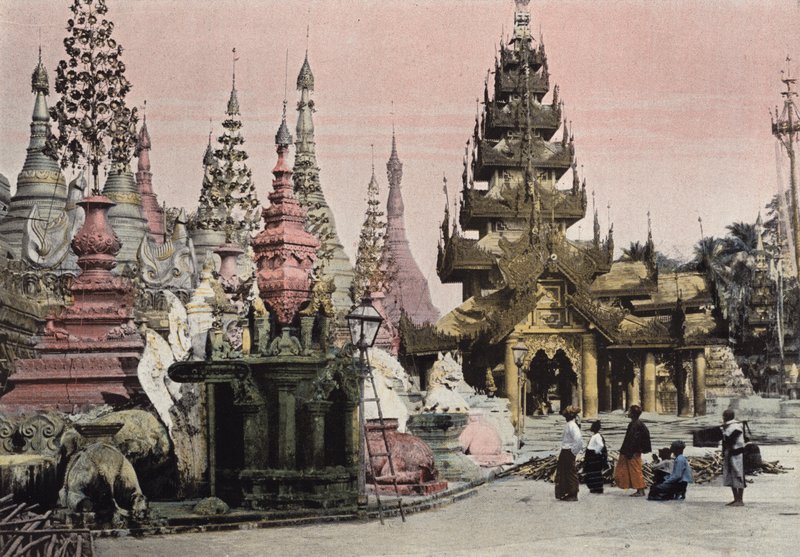 Rangoon, Pagode van Shwedagon door European Photographer