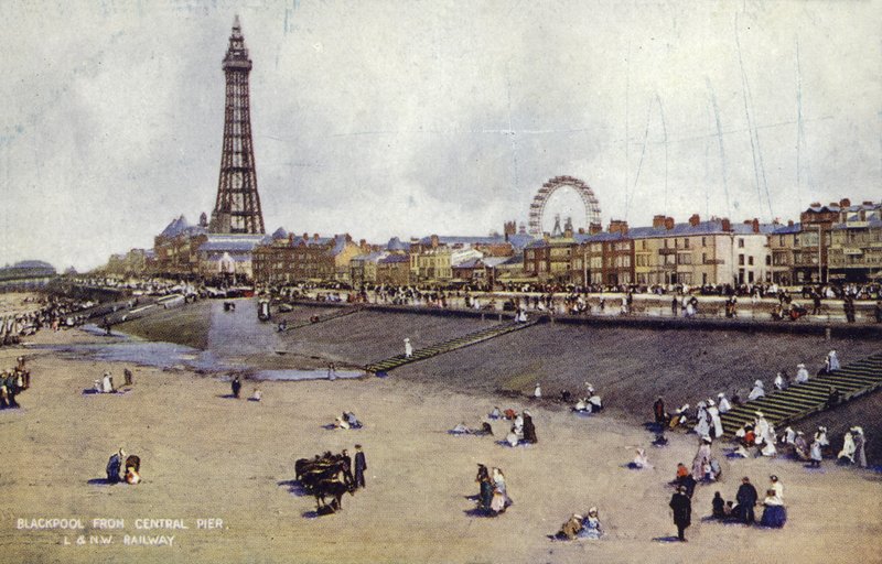 Blackpool vanaf Central Pier door (after) English photographer