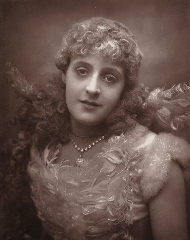 Miss Phyllis Broughton door (after) English photographer