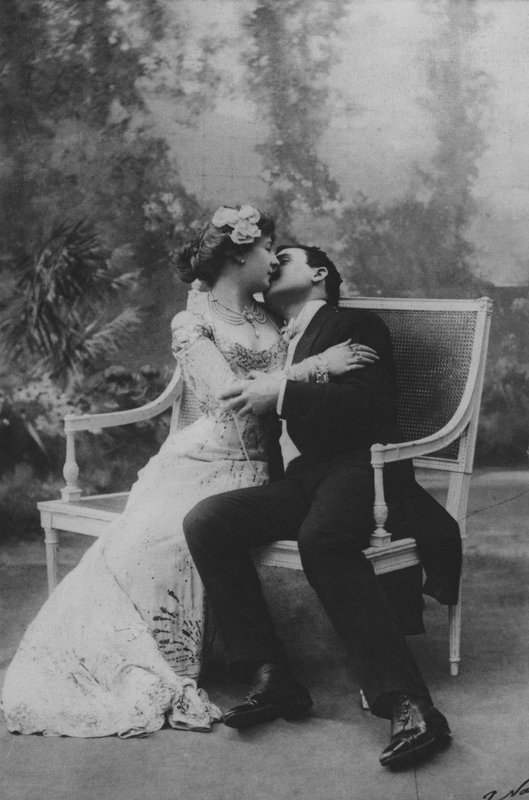 Louise Bignon en Severin door (after) French Photographer