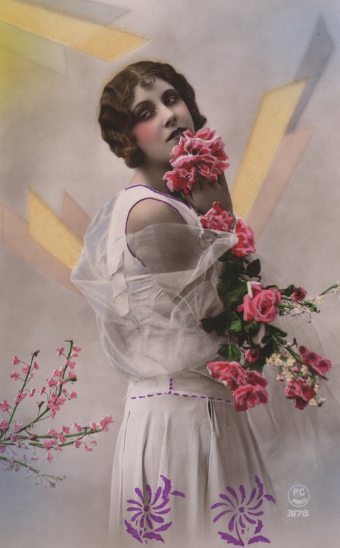 Vrouw met bloemen door French Photographer