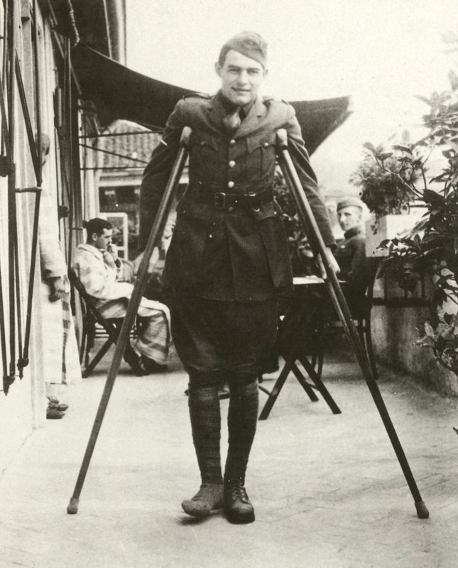 Ernest Hemingway door American Photographer (after)