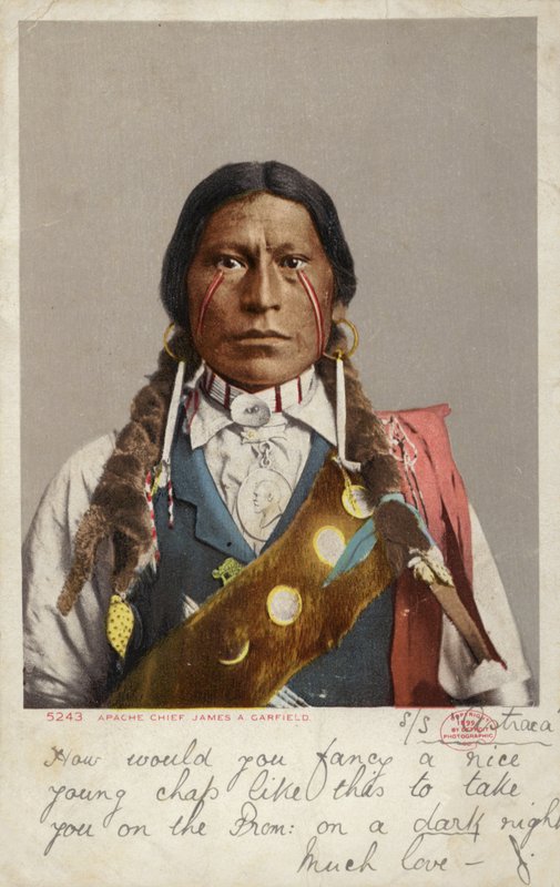 Apache opperhoofd James A Garfield (z/w foto) door American Photographer