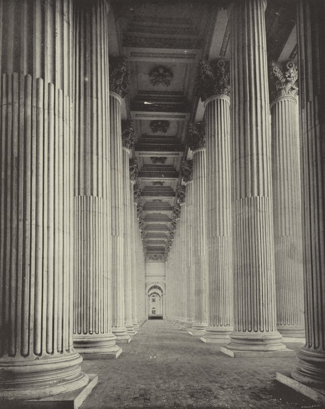 De Colonnade van de Peristyle door American Photographer
