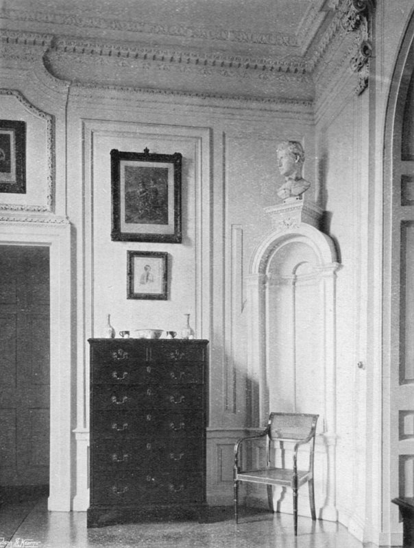 Een lobby door Charles Latham
