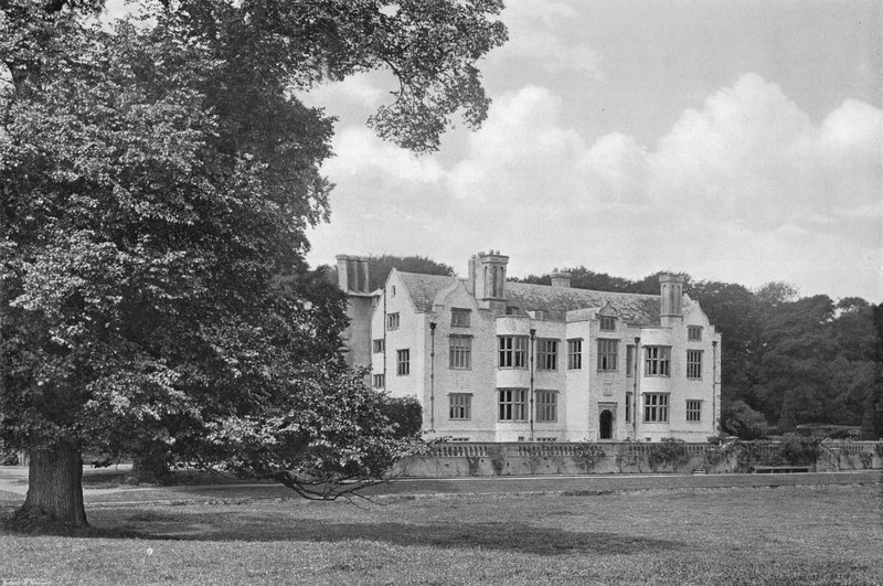 Glynde door Charles Latham