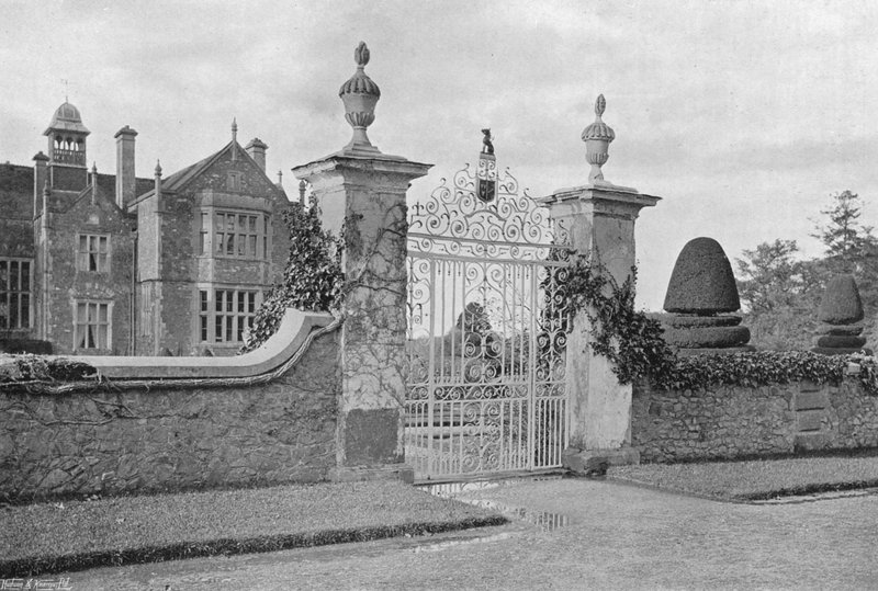 De Tuiningang door Charles Latham